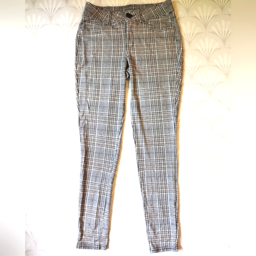 $5 Deal Seven7 plaid skinny pant - Picture 2 of 5